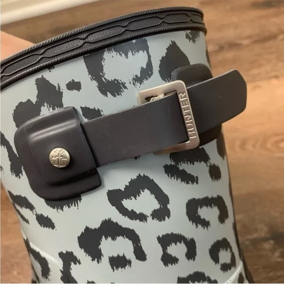 HUNTER Refined Stormy Gray Hybrid Leopard Print Luna Short Rain Boots | 7 - Picture 12 of 14
